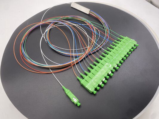 Pemecah Serat Optik Mode Tunggal 1x16 SC/APC PLC Splitter untuk Jaringan FTTH dan PON